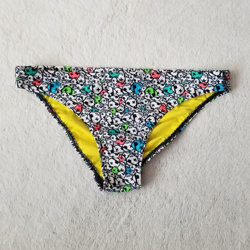 ARENA Real Bikini Brief Size L - White Multi